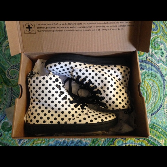 Dr. Martens Canvas Polka Dot Boots - Picture 4 of 4